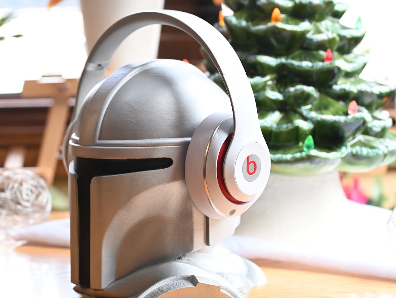 Beats Studio2 lead detail photograph 2
