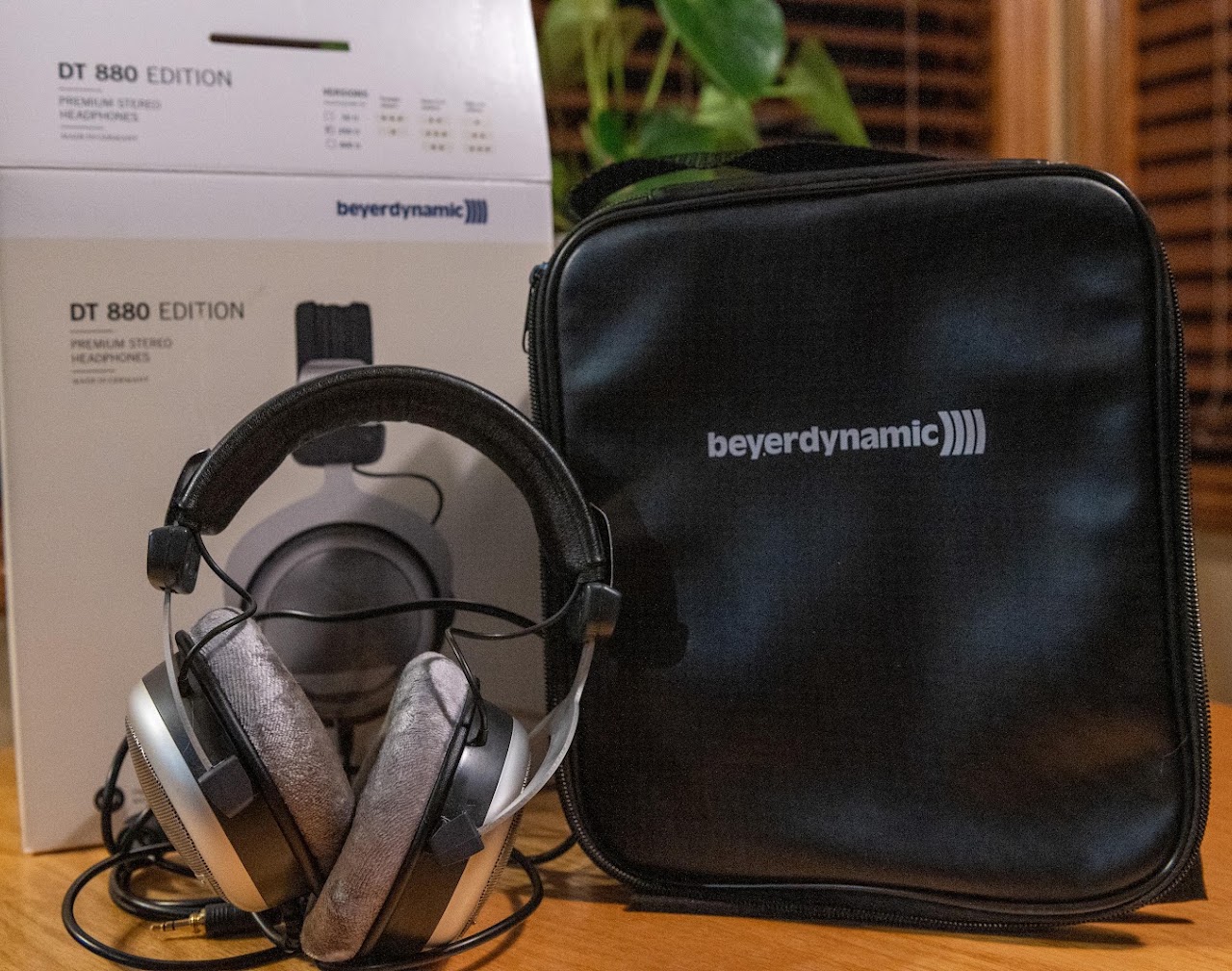 Beyerdynamic DT 880 headphones with their case and packaging