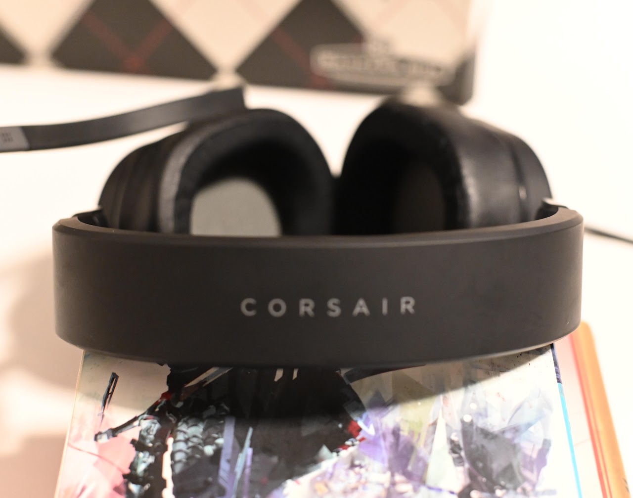 Rear view of the Corsair HS65 headband and ear pads