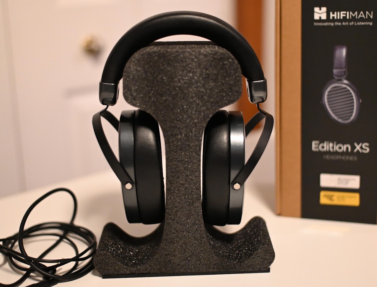 Hifiman Edition XS lead detail photograph 3