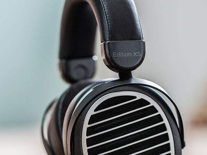 Close view of the Hifiman Edition XS ear cup and headband hinge