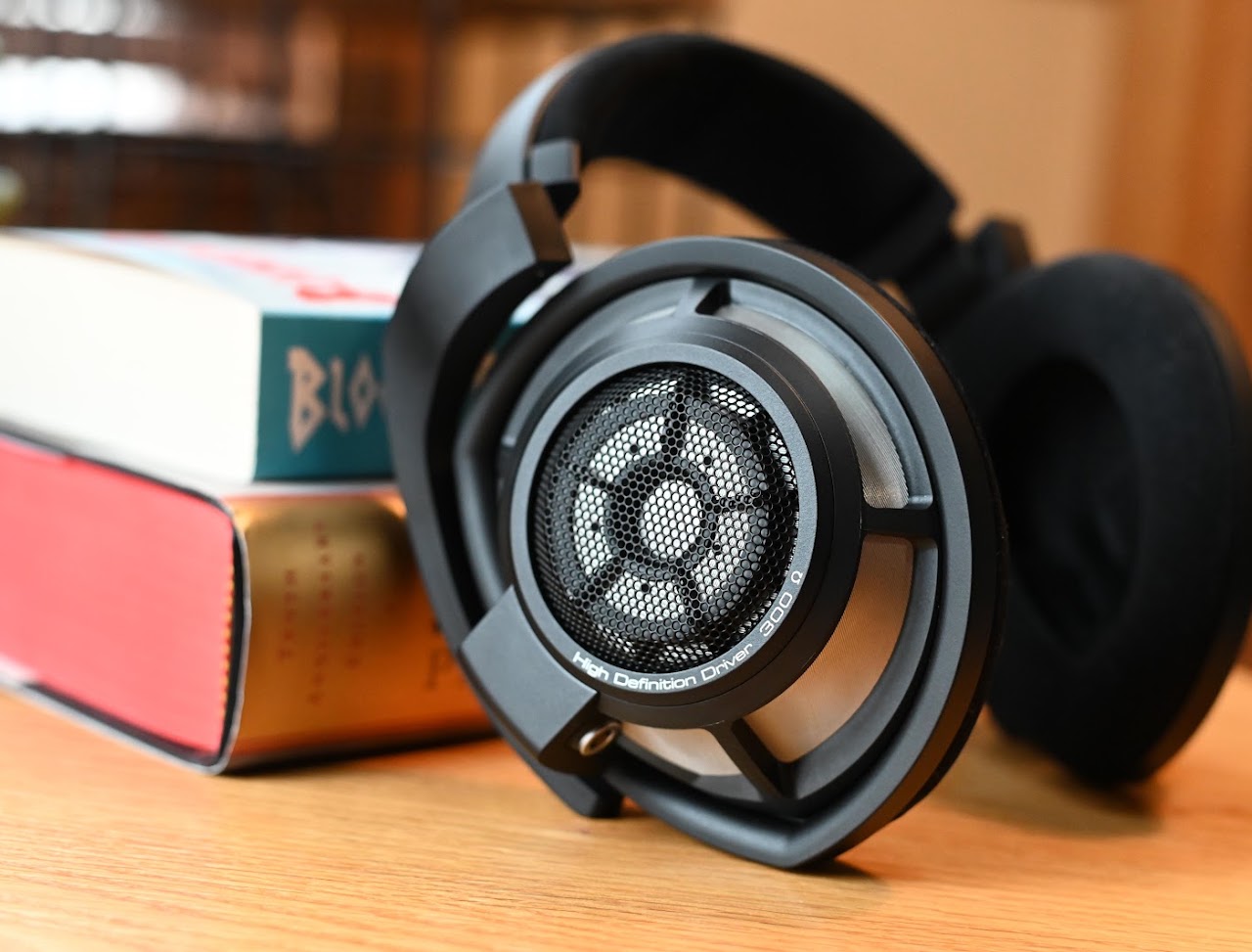 Sennheiser HD 800 S lead detail photograph 3